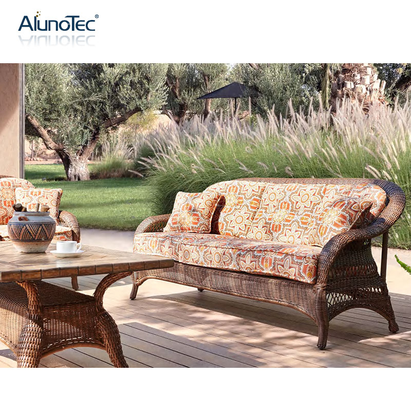 Luxuriöses Terrassenmöbel-Set aus Rattangeflecht, Gartensofa