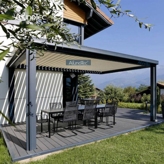 AlunoTec installiert offene Aluminium-Terrassenpergolen mit den Maßen 24'x12', einer Pergola mit Sichtschutz